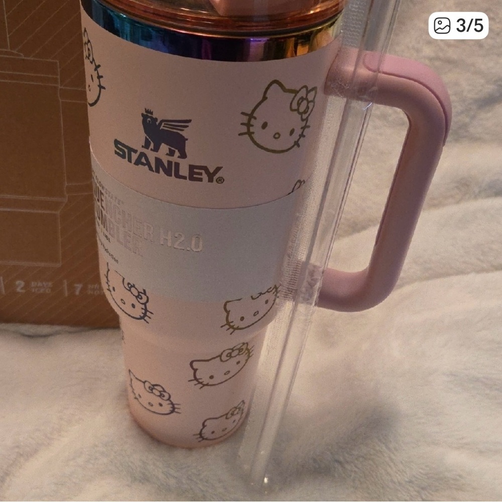 Stanley NWB “Hello Kitty” Collab Pink and gold Tumbler with Handle and Straw! - Picture 4 of 4